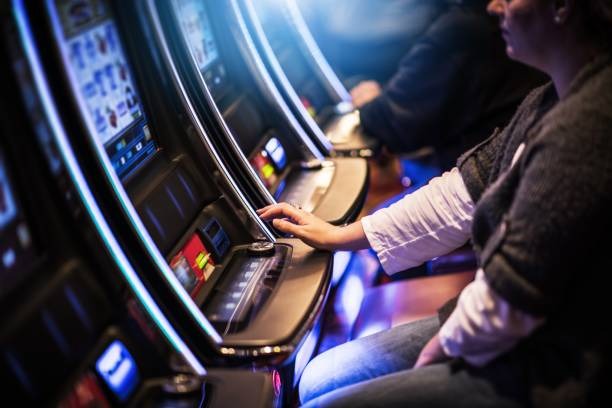 idn777 mobile app dashboard showing live-dealer tables and sportsbook markets